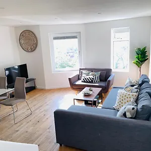 City Centre Entire House With Parking , Exeter United Kingdom