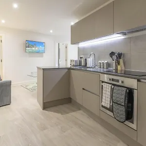 Linacre 11 - Modern 2 Bed Behind The Cathedral With Free Parking And Fast Wifi Apartment