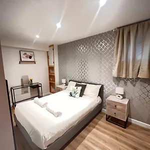 Holiday In Free Parking Holiday home