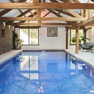 Swallows End - With Hot Tub, Sauna And Pool Apartment